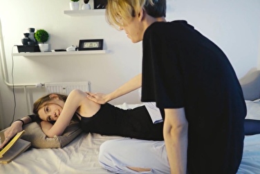 Почему он лезет трахаться всегда, когда я готовлюсь к экзаменам?