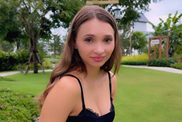 С незнакомым парнем голенькой посплю 💁🏻‍♀️ А утром кончу и улечу