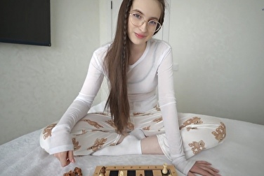 Мой ход.. киской! Только так не проебусь, заодно и поебусь 😉