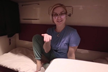 Вынул член перед незнакомкой, а она не испугалась и взяла в рот